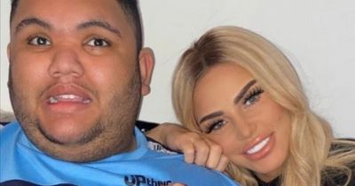 Katie Price having therapy once a week after car smash so she doesn't 'self-destruct'