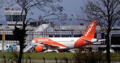 Face mask rules for airlines travelling from Northern Ireland including easyJet, RyanAir, and Jet2