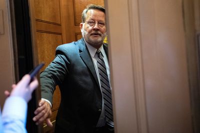 Senate passes bill to mandate reporting of cyberattacks - Roll Call