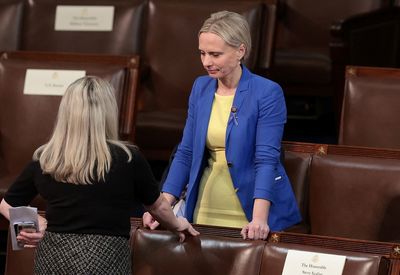 U.S. lawmakers join calls for war crimes probe of Russia