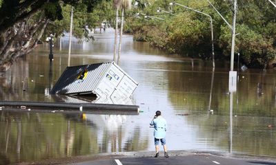 Morning mail: UN votes to condemn Russia, flood-hit Australians struggle for news, row over refugee intake