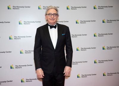 Tilson Thomas resigns from New World Symphony, lessens work