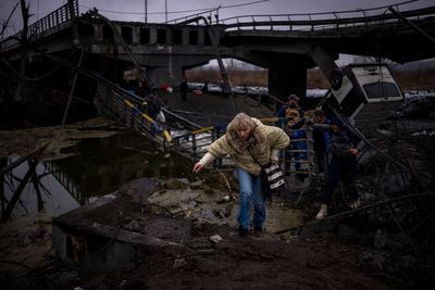 UN refugee agency: 1 million flee Ukraine in under a week