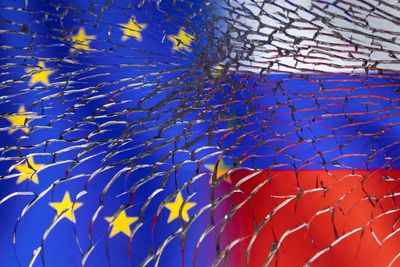 EU sanctions on Russia starting to have an effect - EU official
