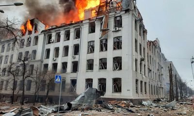 First Thing: Russia captures Kherson as Ukrainian refugees climb to 1m