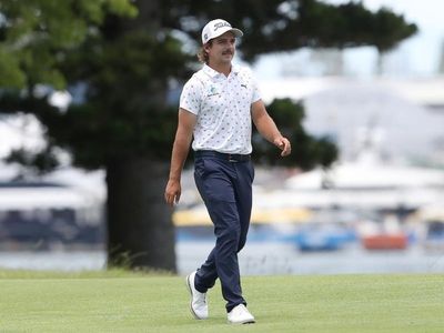 Micheluzzi makes pace in golf's TPS Sydney