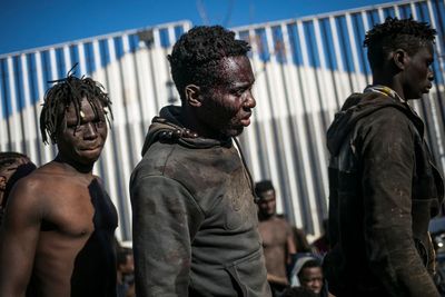 Hundreds of Africans cross into Spain's Melilla for 2nd day