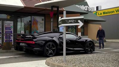 Bugatti Chiron Super Sport Barely Fits Into McDonald's Drive Thru