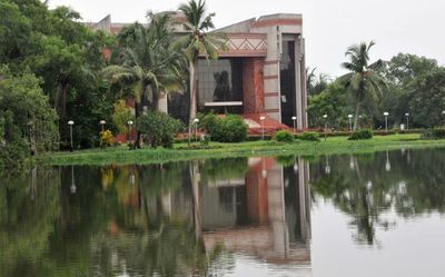 IIM-Calcutta registers 100% placement, average salary hits record ₹34 lakh