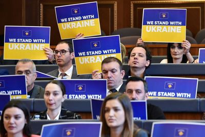 Kosovo parliament urges government to start NATO membership bid