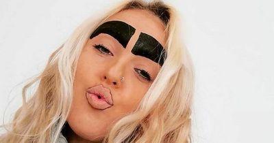 Mum with ‘Britain's biggest eyebrows' looks unrecognisable as she wipes them off