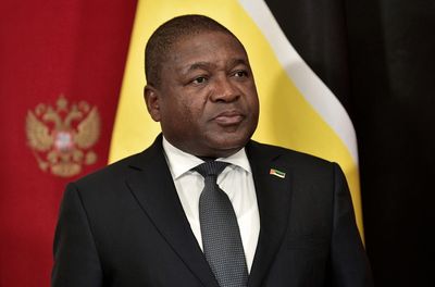 Mozambique president names new premier and finance minister