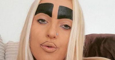 Mum with 'Britain's biggest eyebrows' looks unrecognisable without them