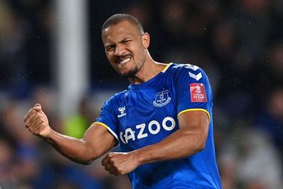 Everton end Boreham Wood’s FA Cup run as Salomon Rondon double breaks non-league resistance