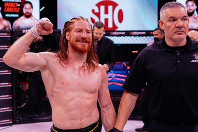 Bellator signs Spike Carlyle to exclusive multifight deal