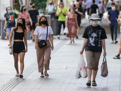 Qld to ditch mask mandates, density limits