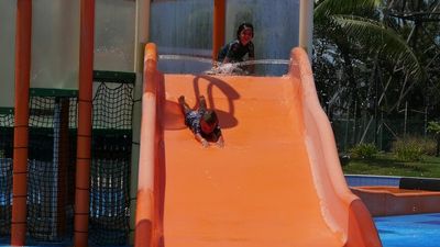 Little reprieve in sight for central and north Queensland as sweltering heatwave conditions continue