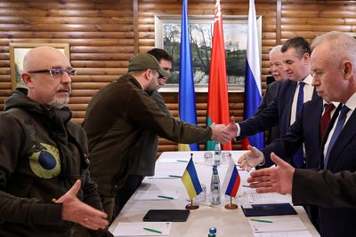 Russia, Ukraine agree to set up evacuation corridors