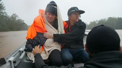 Hussy Hicks rescues neighbour from Lismore floods, says community trauma won't recede with water