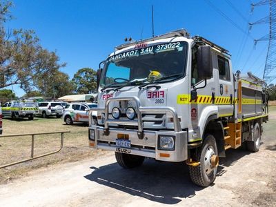 Bushfire threatens homes north of Perth