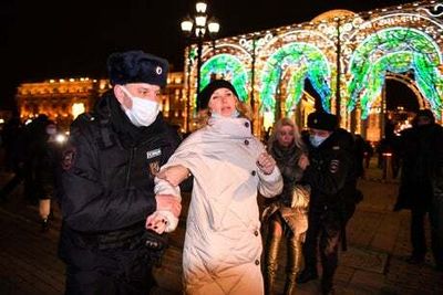 Will Vladimir Putin impose martial law in Russia and what does it mean?