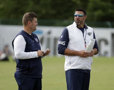 Titans’ Mike Vrabel reacts to Jon Robinson getting emotional at combine