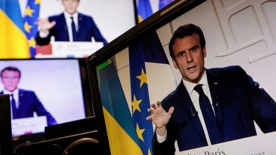 Macron sees Ukraine war boost in polls as he throws his hat in the ring