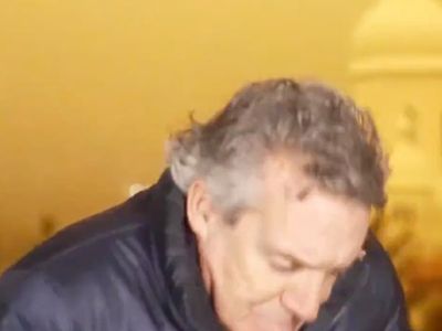 CBS reporter jumps for cover from explosion during live broadcast in Ukraine