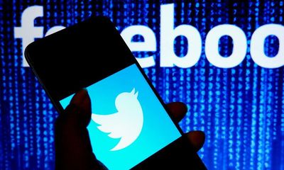 Russia blocks access to Facebook and Twitter