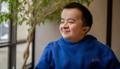 Now in college, Alec Cabacungan says giving back to Shriners hospitals means giving hope to kids like him
