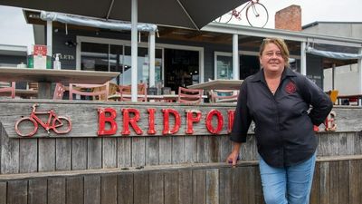 Tasmanian businesses question their viability after COVID ravaged summer trade
