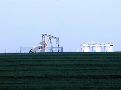 As Gas Prices Continue To Soar, This Oil Fund Flies Through Resistance: What's Next?