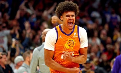 Cam Johnson Banks in Buzzer Beater to Lift Suns Over Knicks in Phoenix
