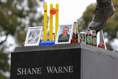 Cricket players and fans pay tribute to Shane Warne – in pictures