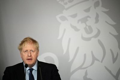 Britain urges its nationals to consider leaving Russia
