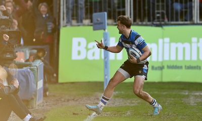 De Glanville snatches dramatic late win for Bath over Bristol after Naulago red