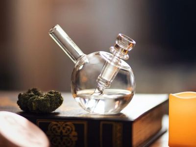 How To Clean A Pipe, Bong Or Dab Rig
