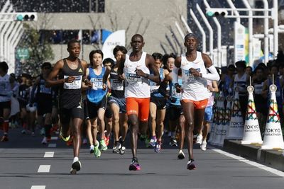 Kipchoge wins Tokyo marathon but misses out on new world record