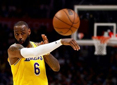 Brilliant LeBron scores 56 as Lakers down Warriors