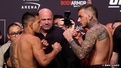 Twitter reacts to Rafael dos Anjos’ win, non-stoppage vs. Renato Moicano at UFC 272