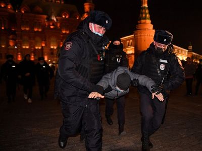 Thousands of people detained at latest anti-war protests in Russia