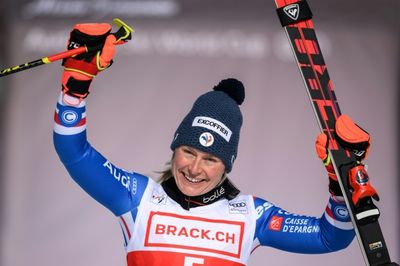 Worley attacks '100 per cent' to take giant slalom