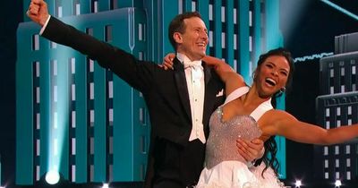 Dancing on Ice fans divided as 'show off' Brendan Cole scores another perfect 40