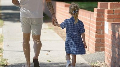COVID-19 close contact rules for WA schools updated as parents and carers avoid quarantine