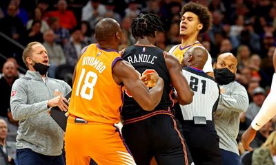 Julius Randle Fined $50,000 After On-Court Altercation vs. Suns