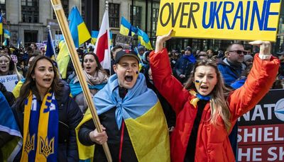 Thousands show support for Ukraine at downtown rally: ‘There is no more time to wait’