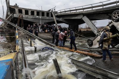 Russia warns on oil import ban as little progress is made at Ukraine talks