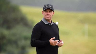 Shane Warne had complained of chest pain and sweating after extreme fluid-only diet prior to his vacation: Manager