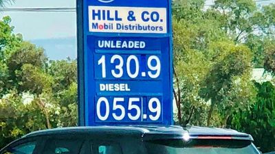 Petrol station price war in Broken Hill sees diesel drop to 55 cents, unleaded to $1.30