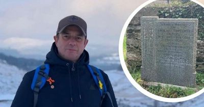 Man who remembers past life as WWI pilot travels to Wales to visit 'his own grave'